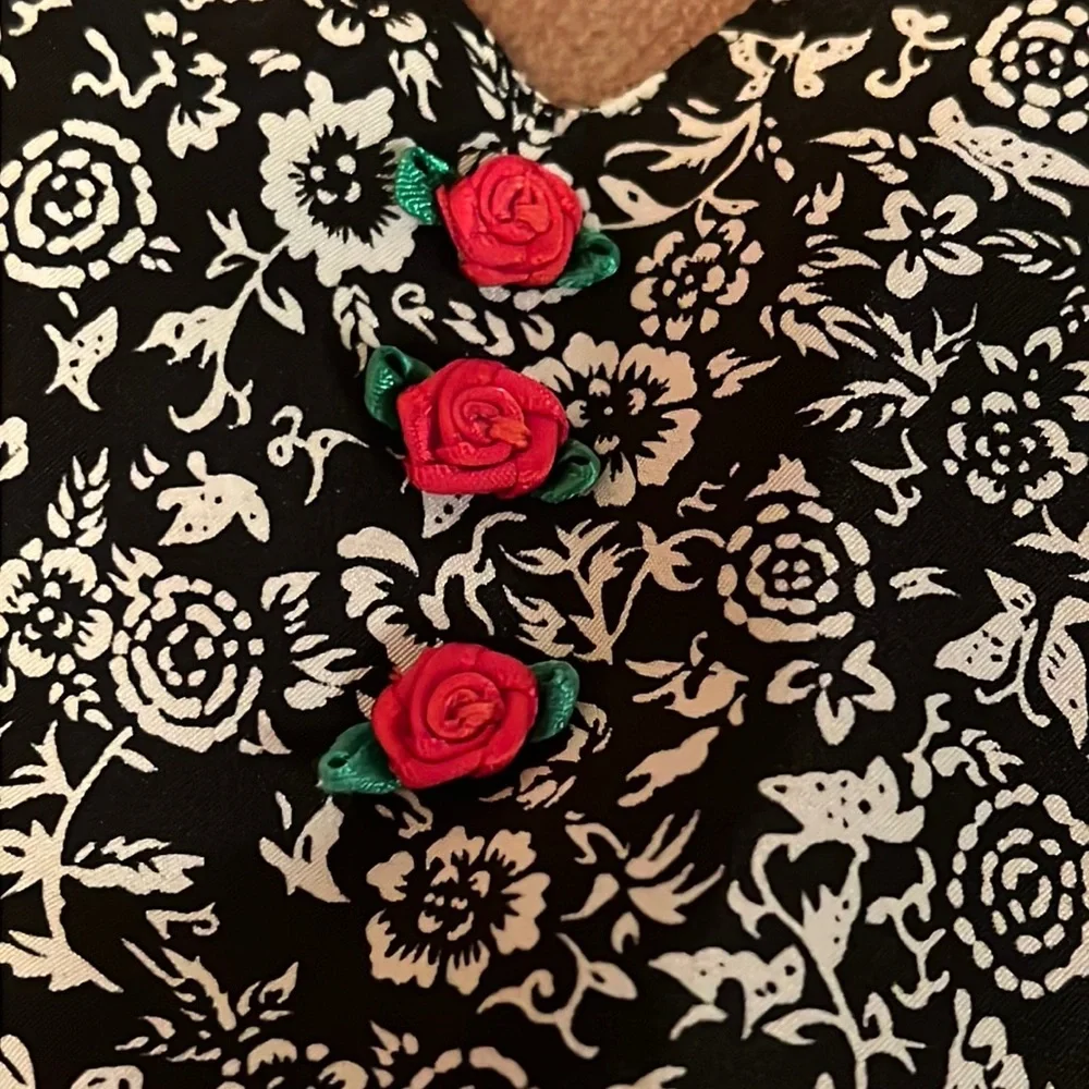 Simple Floral dress with dainty Red Roses embellishment, S